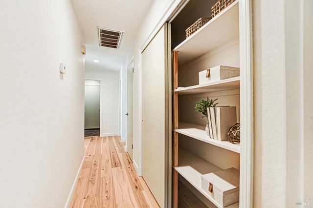 186 Barrio Way, Windsor, CA 95492