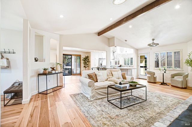 186 Barrio Way, Windsor, CA 95492