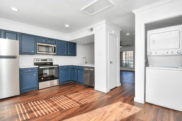 2002 Gentryside Drive 113, Houston, TX 77077