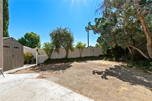 20623 Russ Jay Street, Saugus, CA 91350