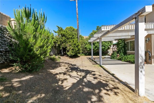 20623 Russ Jay Street, Saugus, CA 91350