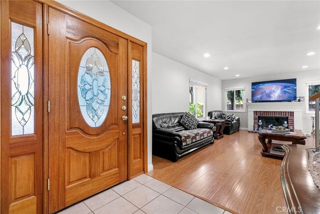 20623 Russ Jay Street, Saugus, CA 91350