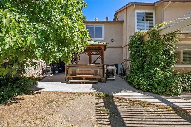 20623 Russ Jay Street, Saugus, CA 91350