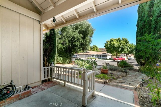 20623 Russ Jay Street, Saugus, CA 91350