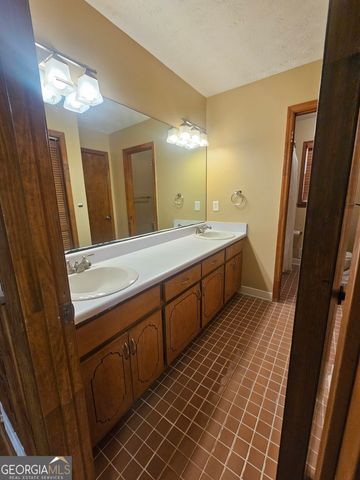 100 Dolly Nixon Road, Senoia, GA 30276