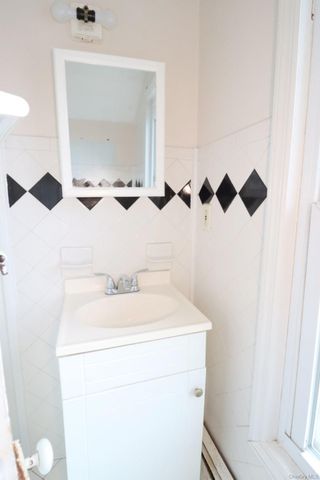 156 Oak Street, Amityville, NY 11701