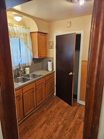 15237 Carlisle Street, Detroit, MI 48205