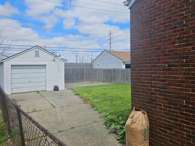15237 Carlisle Street, Detroit, MI 48205