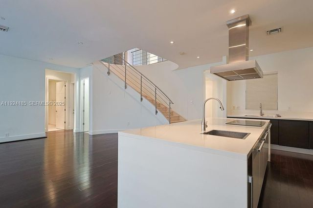 6853 NW 113th Pl, Doral, FL 33178