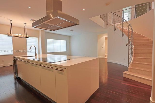 6853 NW 113th Pl, Doral, FL 33178