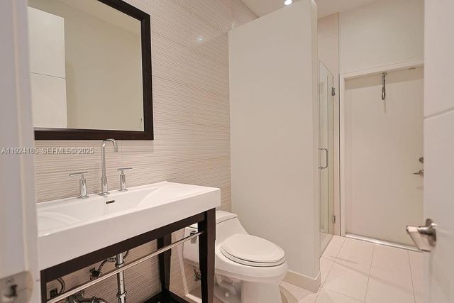 6853 NW 113th Pl, Doral, FL 33178