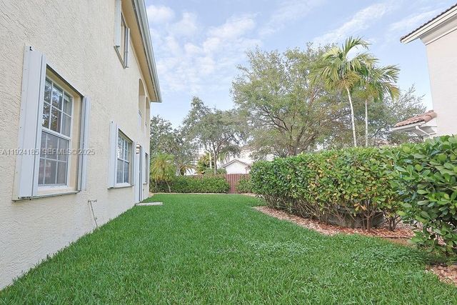 6853 NW 113th Pl, Doral, FL 33178