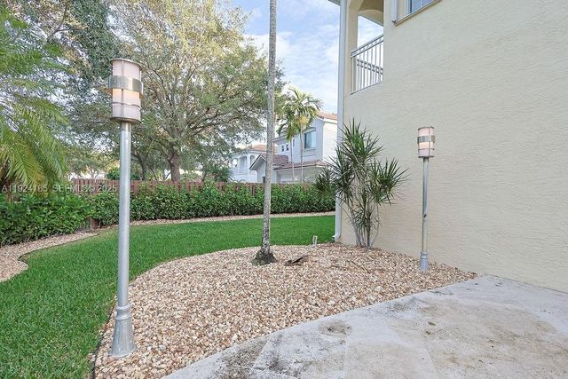 6853 NW 113th Pl, Doral, FL 33178