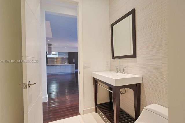 6853 NW 113th Pl, Doral, FL 33178