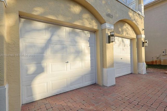 6853 NW 113th Pl, Doral, FL 33178