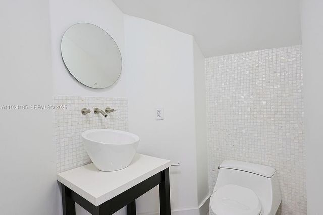 6853 NW 113th Pl, Doral, FL 33178