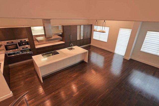 6853 NW 113th Pl, Doral, FL 33178