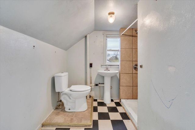 2810 Courtland RD, Roanoke, VA 24012