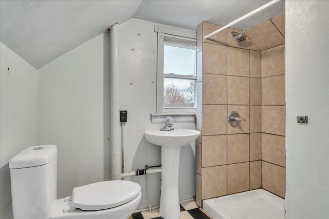 2810 Courtland RD, Roanoke, VA 24012