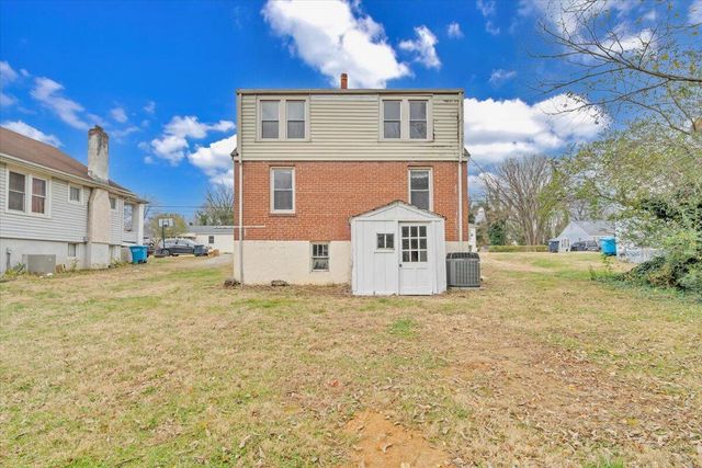2810 Courtland RD, Roanoke, VA 24012