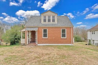 2810 Courtland RD, Roanoke, VA 24012
