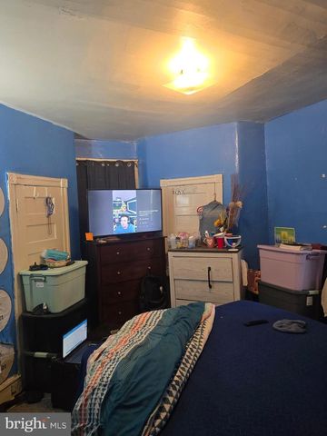 4943 N WARNOCK ST, Philadelphia, PA 19141