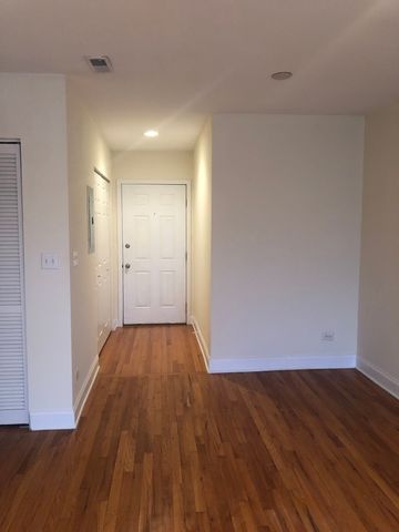 1711 W Jarvis Avenue 304, Chicago, IL 60626