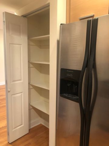 1711 W Jarvis Avenue 304, Chicago, IL 60626