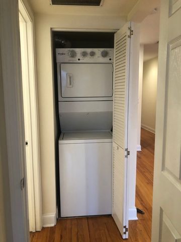 1711 W Jarvis Avenue 304, Chicago, IL 60626