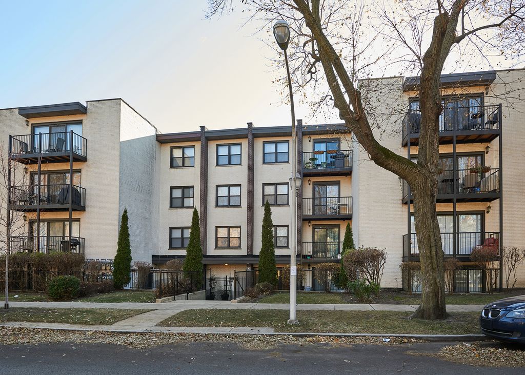 1711 W Jarvis Avenue 304, Chicago, IL 60626