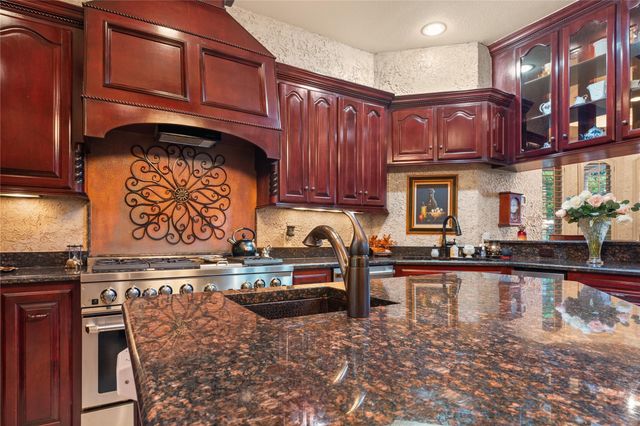 11348 Lake Oak Drive, Montgomery, TX 77356