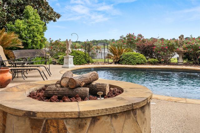 11348 Lake Oak Drive, Montgomery, TX 77356