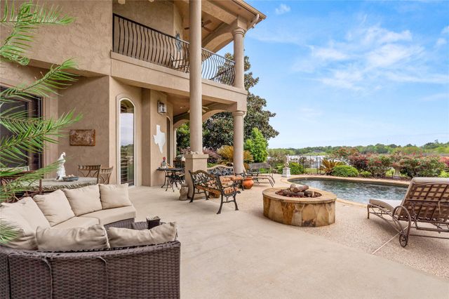 11348 Lake Oak Drive, Montgomery, TX 77356