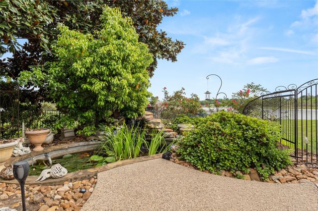 11348 Lake Oak Drive, Montgomery, TX 77356