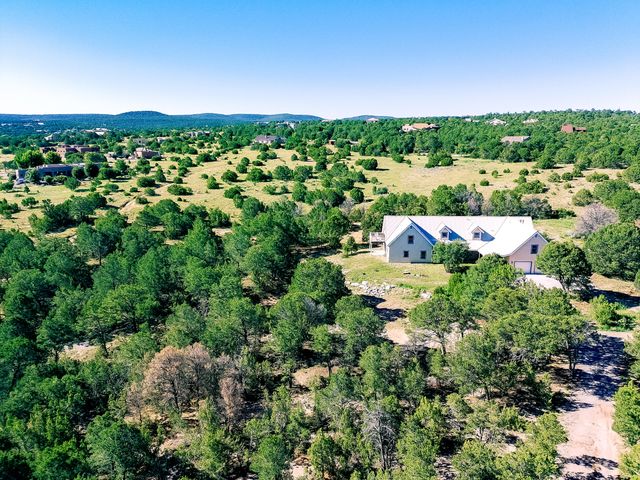 6 Calle De Oro, Tijeras, NM 87059