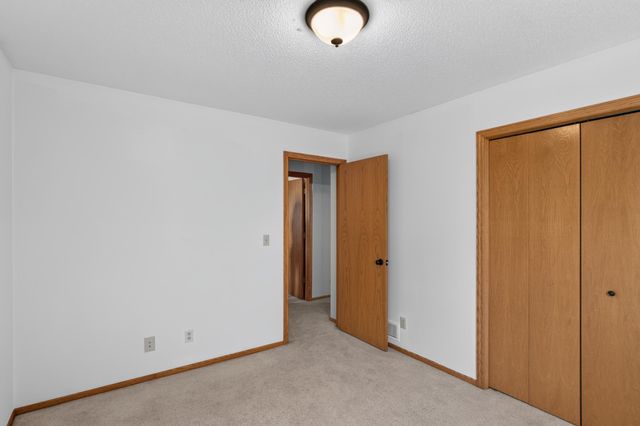 9023 Nantwick Ridge, Brooklyn Park, MN 55443