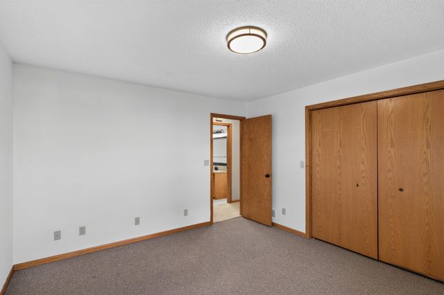 9023 Nantwick Ridge, Brooklyn Park, MN 55443