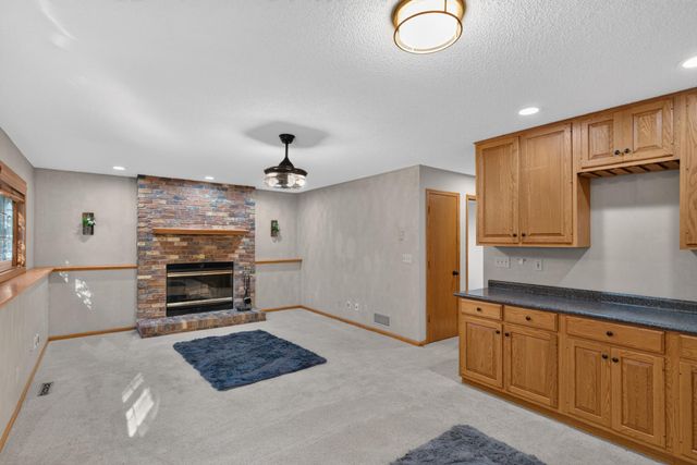 9023 Nantwick Ridge, Brooklyn Park, MN 55443