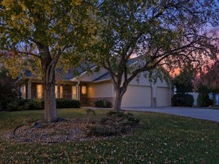 9023 Nantwick Ridge, Brooklyn Park, MN 55443