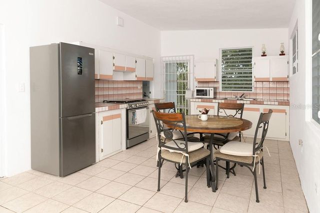 595 COMM. VILLA BORINQUEN, Vieques, PR 00765