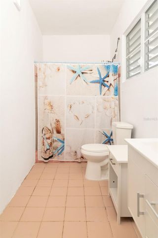 595 COMM. VILLA BORINQUEN, Vieques, PR 00765