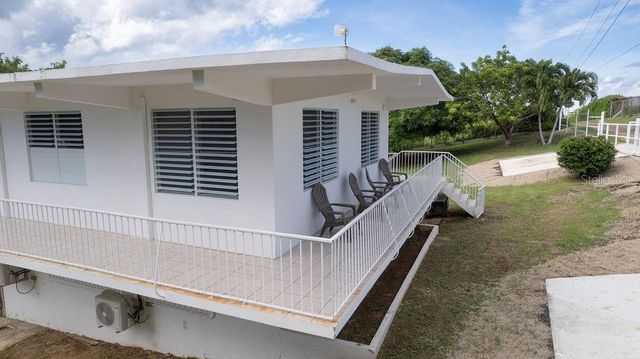 595 COMM. VILLA BORINQUEN, Vieques, PR 00765