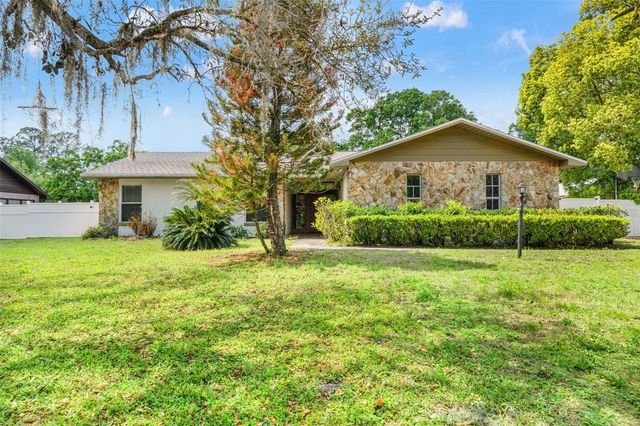 2524 VICTARRA CIRCLE, Lutz, FL 33559