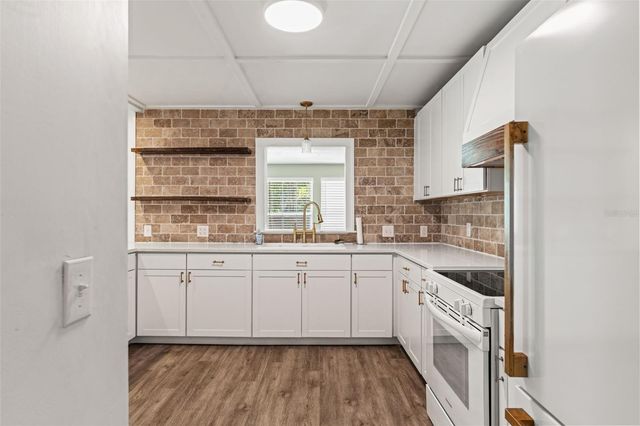 2524 VICTARRA CIRCLE, Lutz, FL 33559