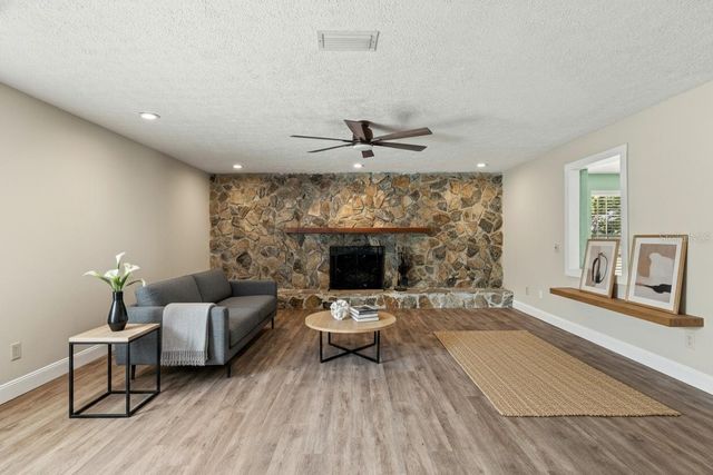 2524 VICTARRA CIRCLE, Lutz, FL 33559