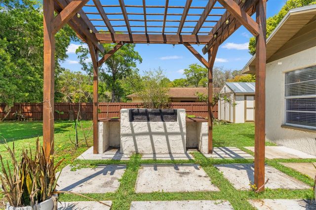 2524 VICTARRA CIRCLE, Lutz, FL 33559