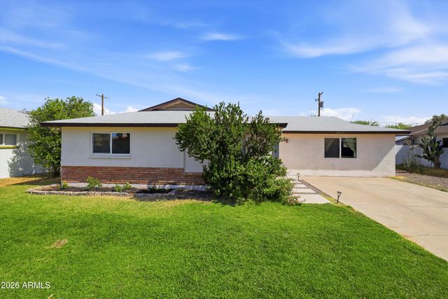 2052 W MARLETTE Avenue, Phoenix, AZ 85015