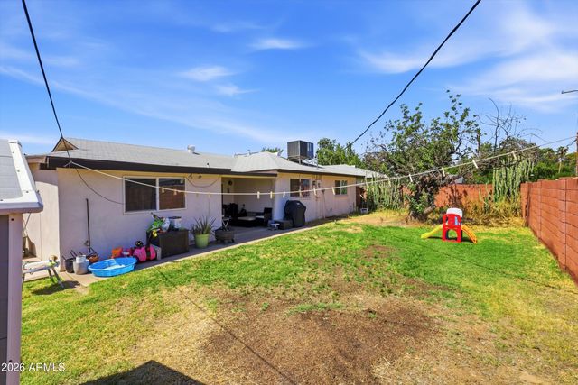 2052 W MARLETTE Avenue, Phoenix, AZ 85015