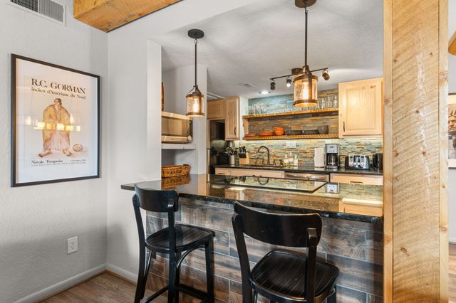 320 Artist Road 89, Santa Fe, NM 87501