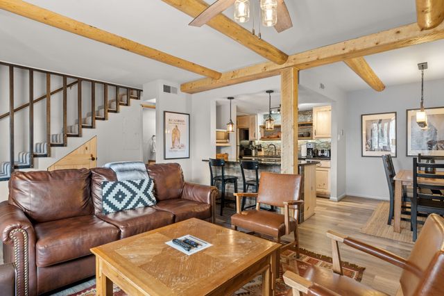 320 Artist Road 89, Santa Fe, NM 87501